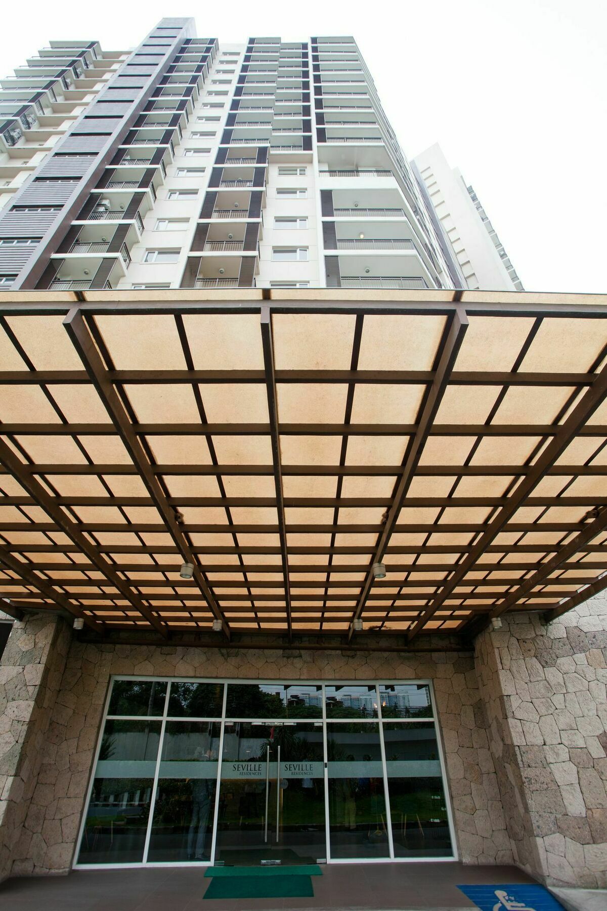 The Cirque Serviced Residences Quezon City Exteriér fotografie