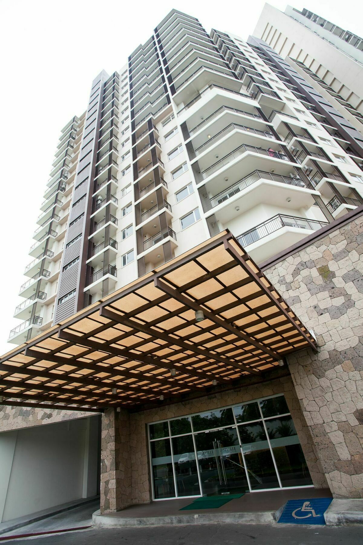 The Cirque Serviced Residences Quezon City Exteriér fotografie